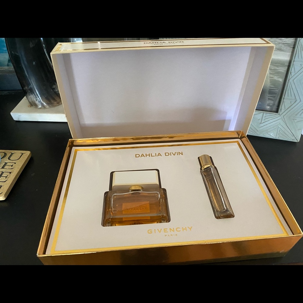 Givenchy Dahlia Davin boxed set